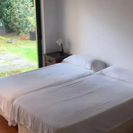 Casa Moderna Con Jardin *