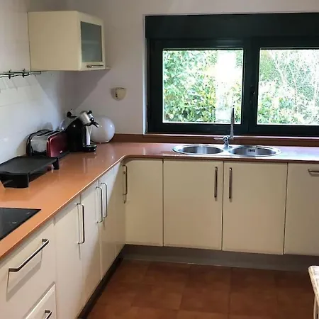Casa Moderna Con Jardin Сasa de vacaciones *