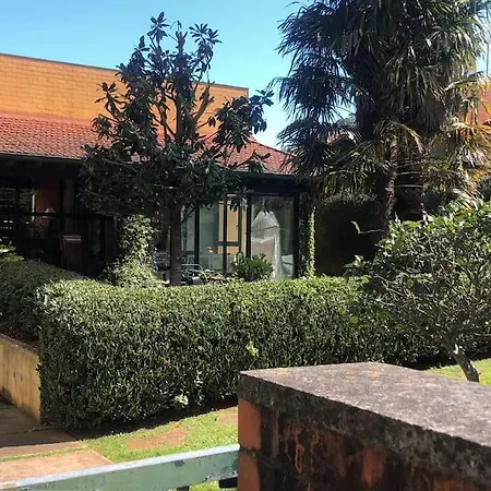 Casa Moderna Con Jardin * Novales