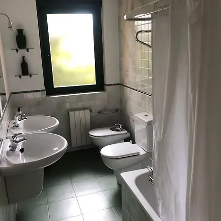 Casa Moderna Con Jardin * Novales